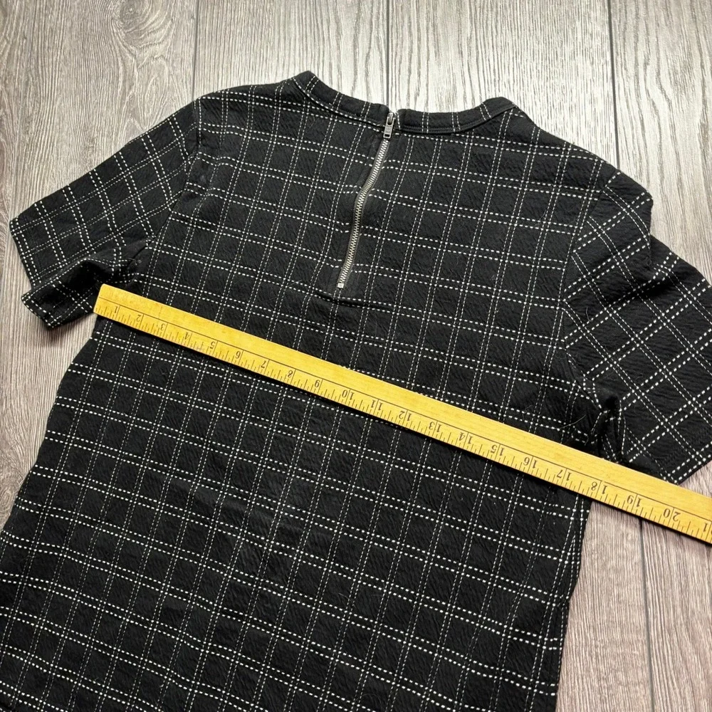 Anthropologie 9-H15 Black White Grid Windowpane Textured Short Sleeve Zipper Top - Picture 8 of 9